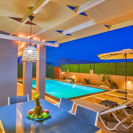 别墅 4 Bedroom 2855 费特希耶