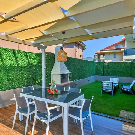 4 Bedroom 2855 别墅 *