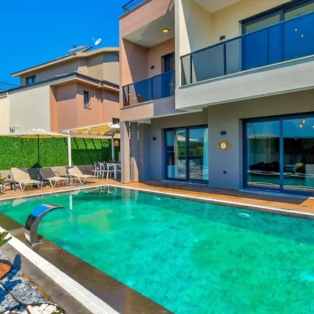 别墅 4 Bedroom 2855 *