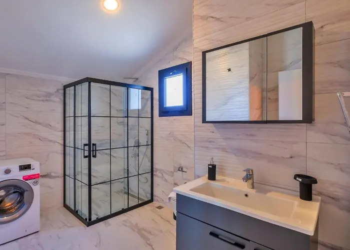 4 Bedroom