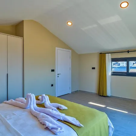 别墅 4 Bedroom *