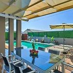4 Bedroom 페티예