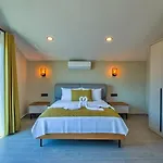4 Bedroom 빌라