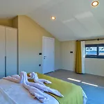 빌라 4 Bedroom *