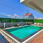 4 Bedroom 빌라 페티예